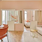 Comfortable 3 Rooms With Air Conditioning